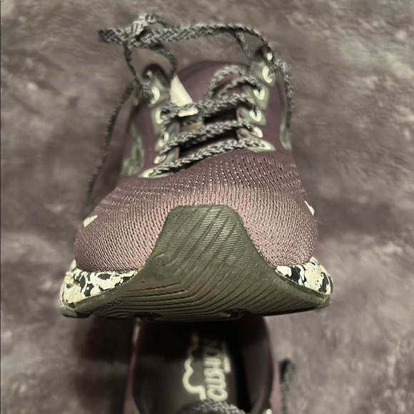 Brooks Black and Gray Athletic Shoes - Picture 7 of 9